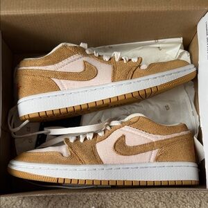 Nike Beige and Light Pink Low-Tops